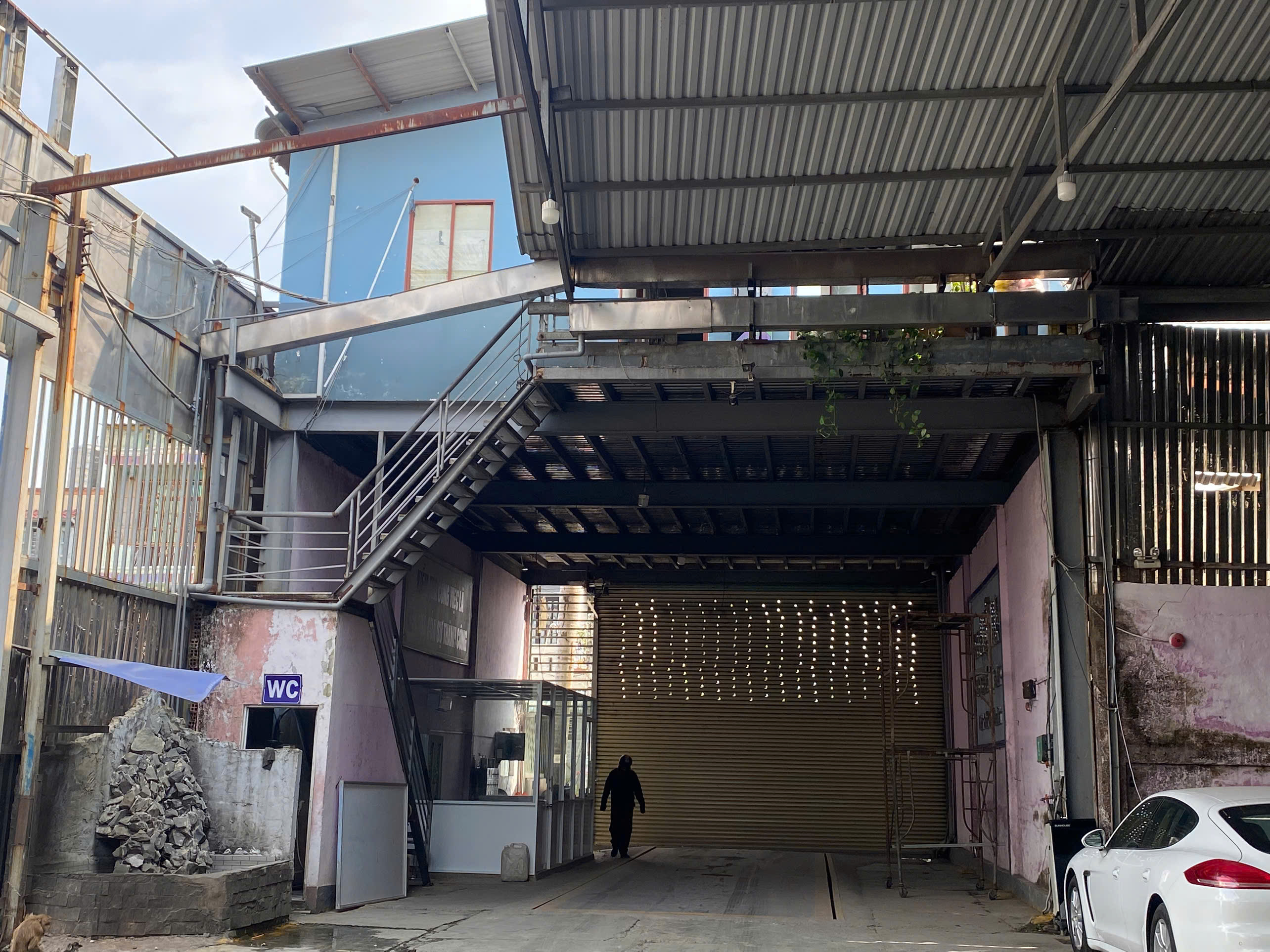 Office building 2.jpg